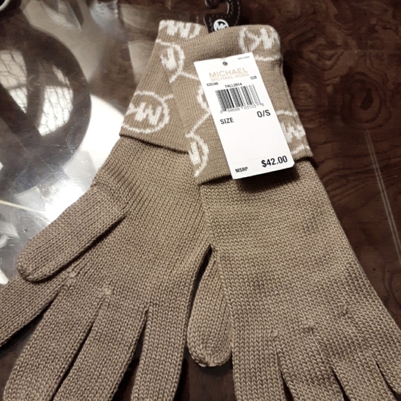 Michael Kors gloves O/S NWT - Picture 1 of 5